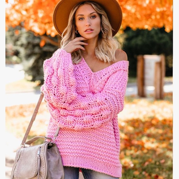 Vick Blanket of Snow Hand-knit Chunky Sweater - Picture 2 of 7